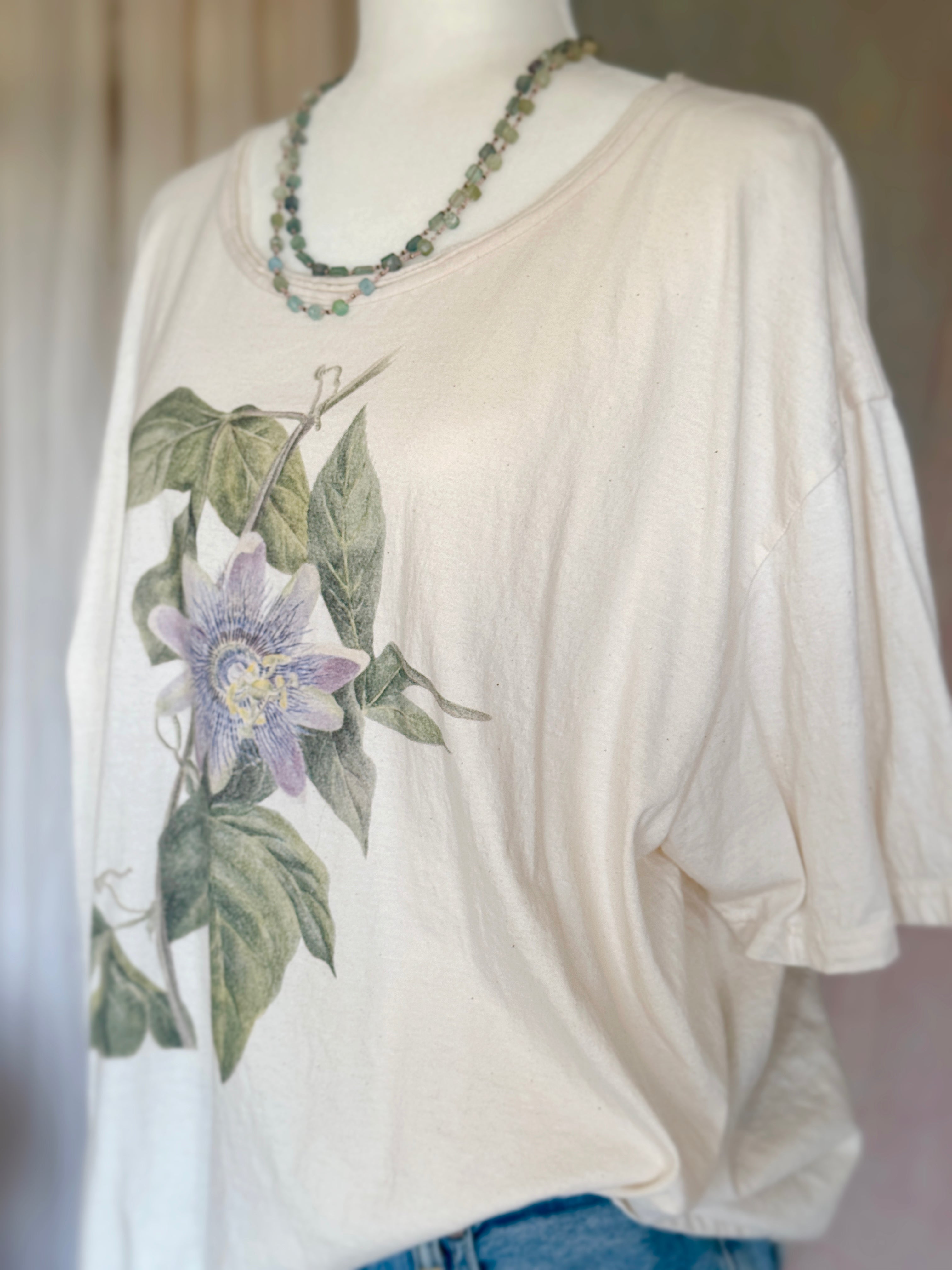 Graphic Tee - Lilikoi
