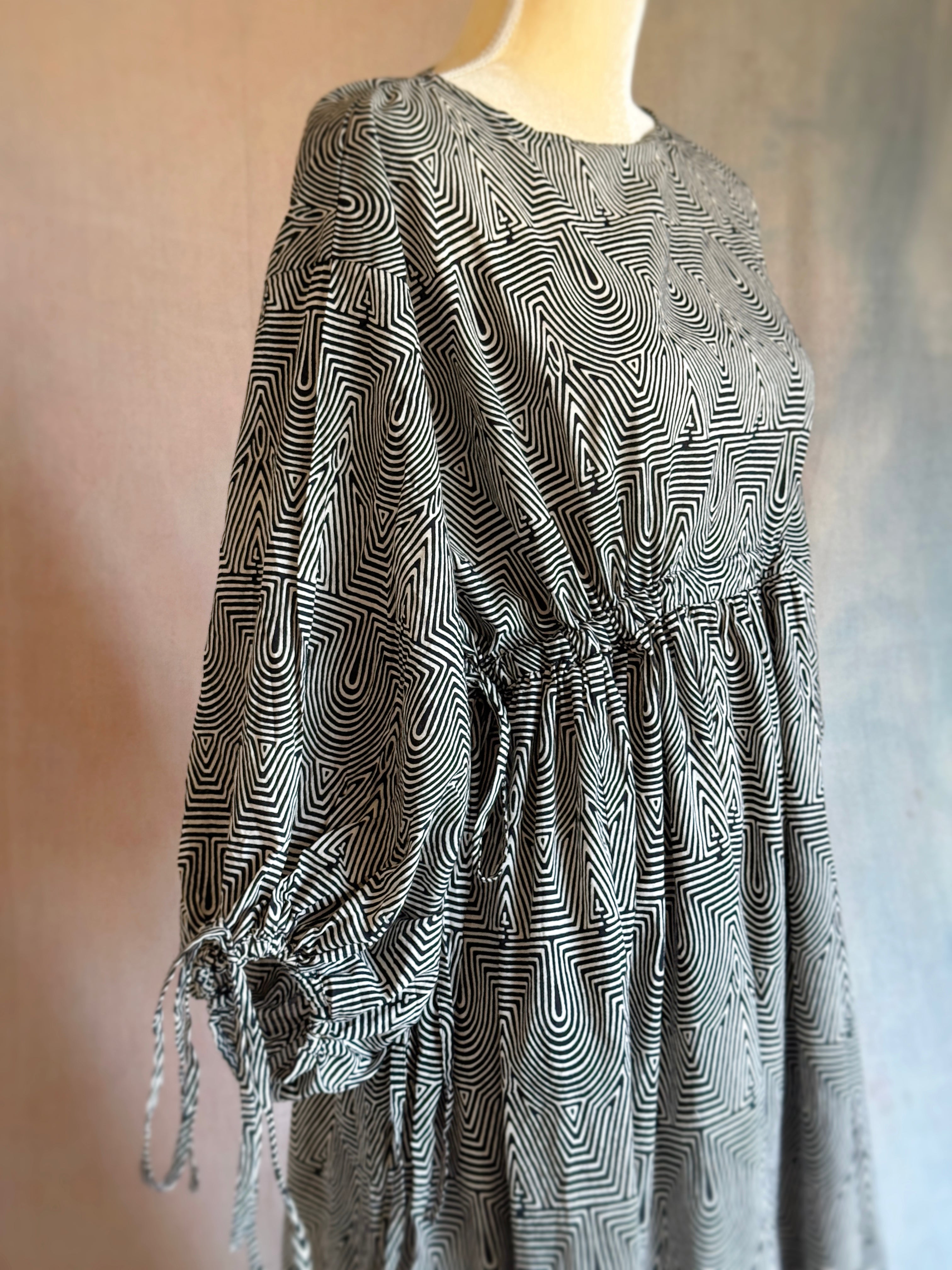 Poet Dress - Black Sand