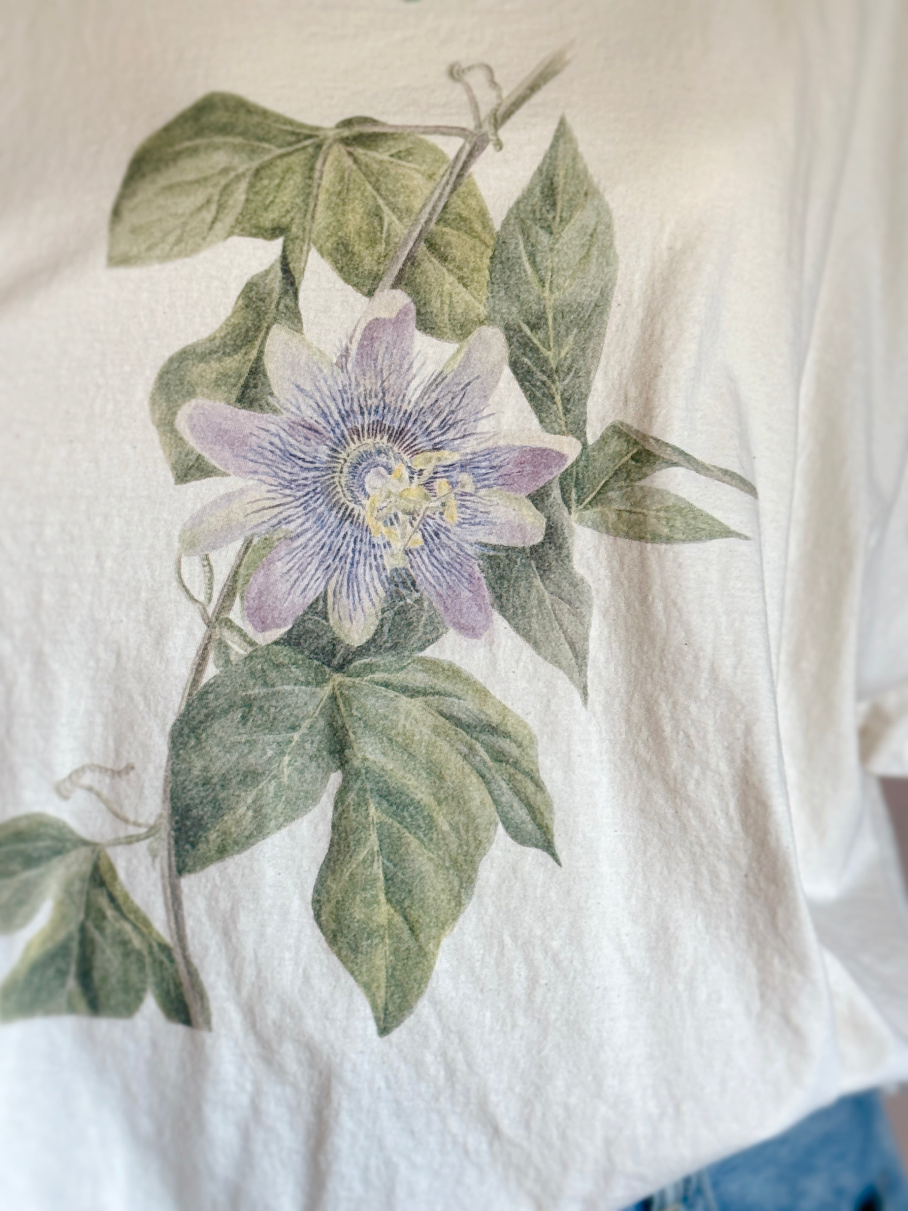 Graphic Tee - Lilikoi